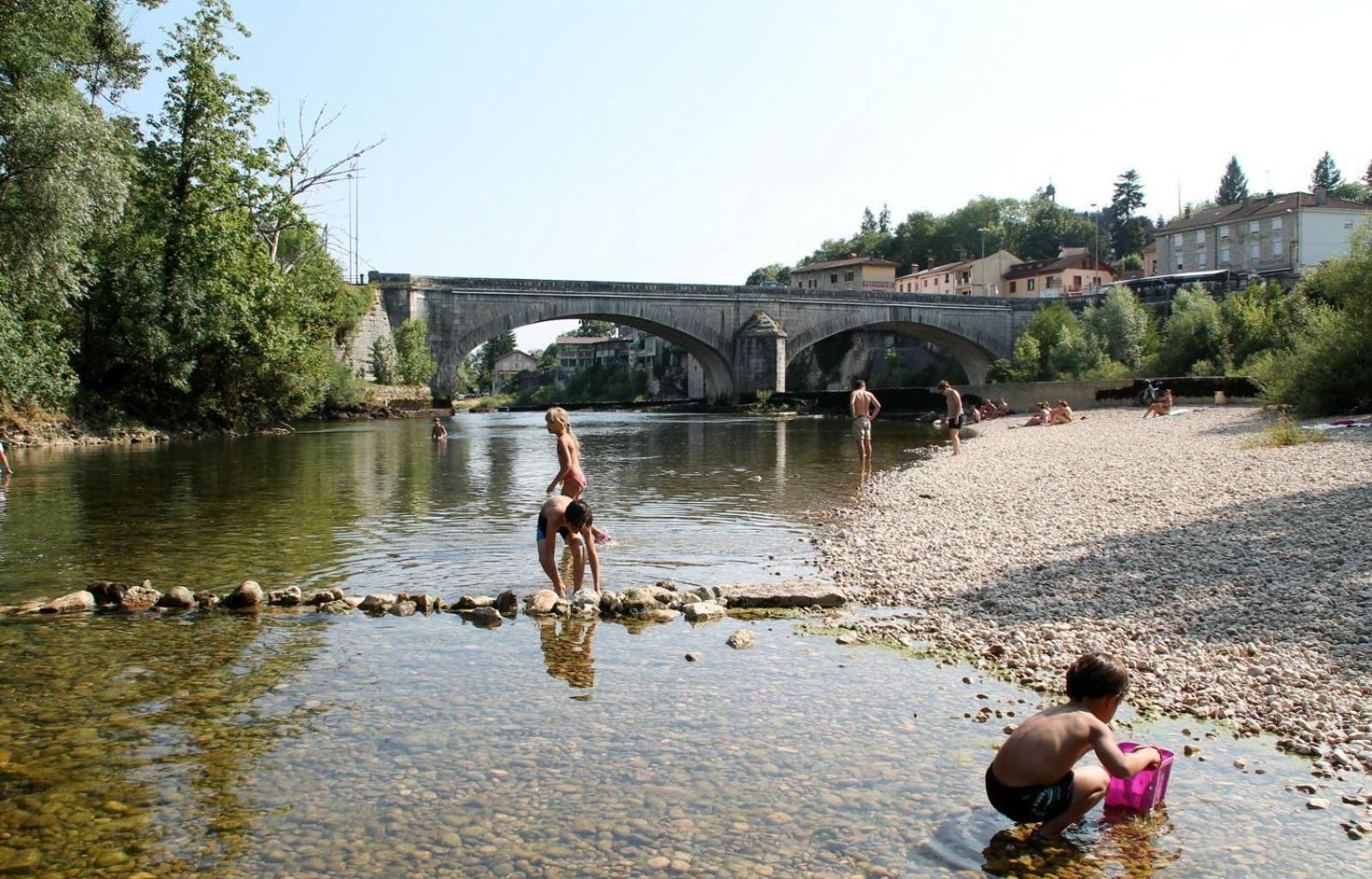Gite L Ainstant A 2 Pas De La Riviere, Proche Cnpe Et A42 Neuville-sur-Ain Exterior photo